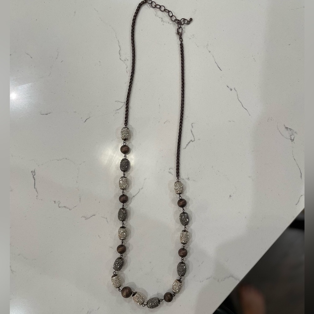 Ann Taylor tri-color beaded adjustable necklace. EUC
